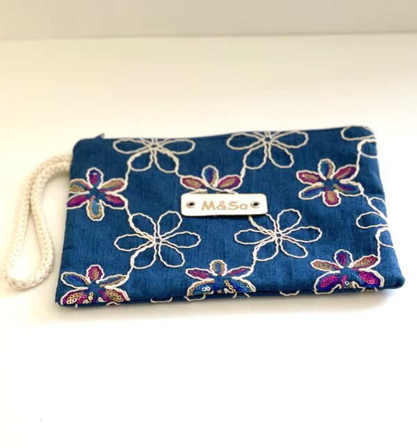 Pochette Fleurs Jeans – Image 3