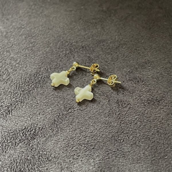 Boucles d'oreilles Cross White – Image 4