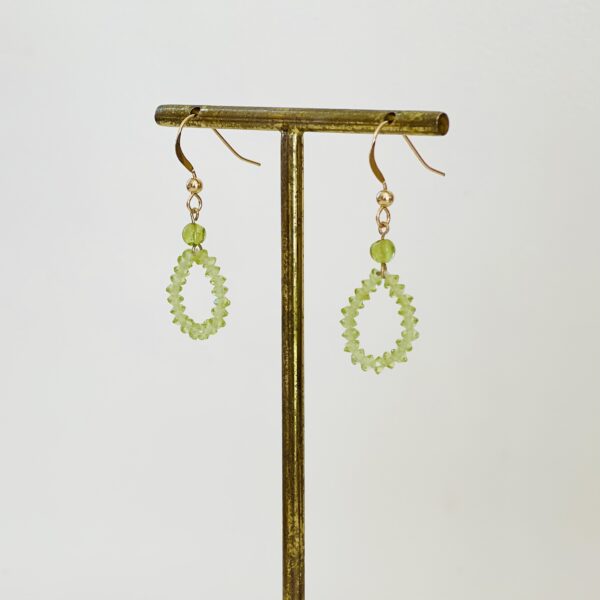 Boucles d'oreilles Gouttes de Péridot – Image 3