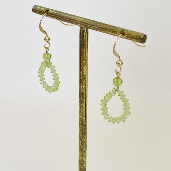 Boucles d'oreilles Gouttes de Péridot – Image 5