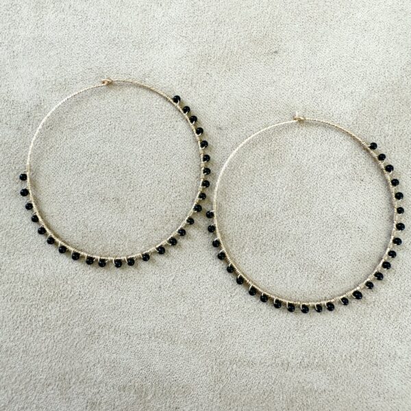 Créoles XL en Gold Filled 14K & Onyx Noir – Image 4