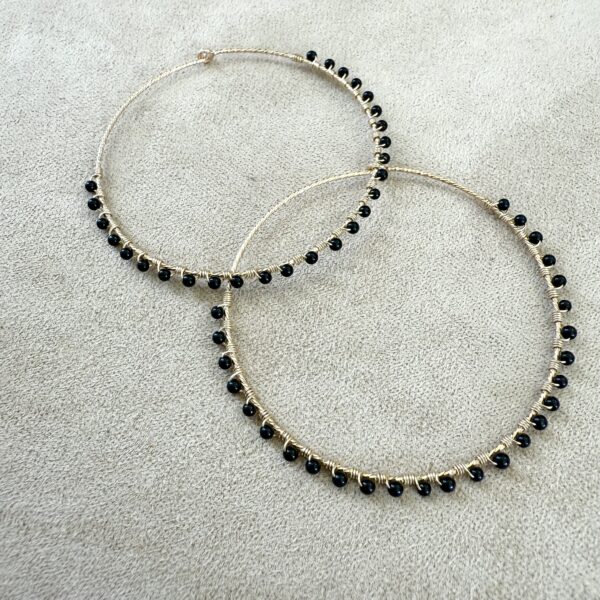 Créoles XL en Gold Filled 14K & Onyx Noir – Image 6